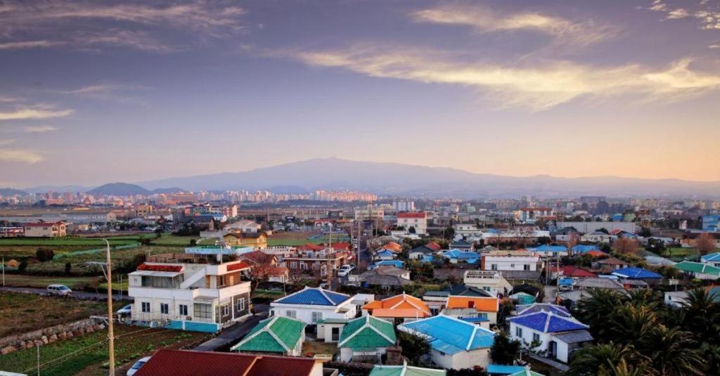 Odri Inn Jeju by Eksteriør bilde