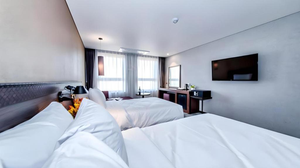 Odri Inn Jeju by Eksteriør bilde